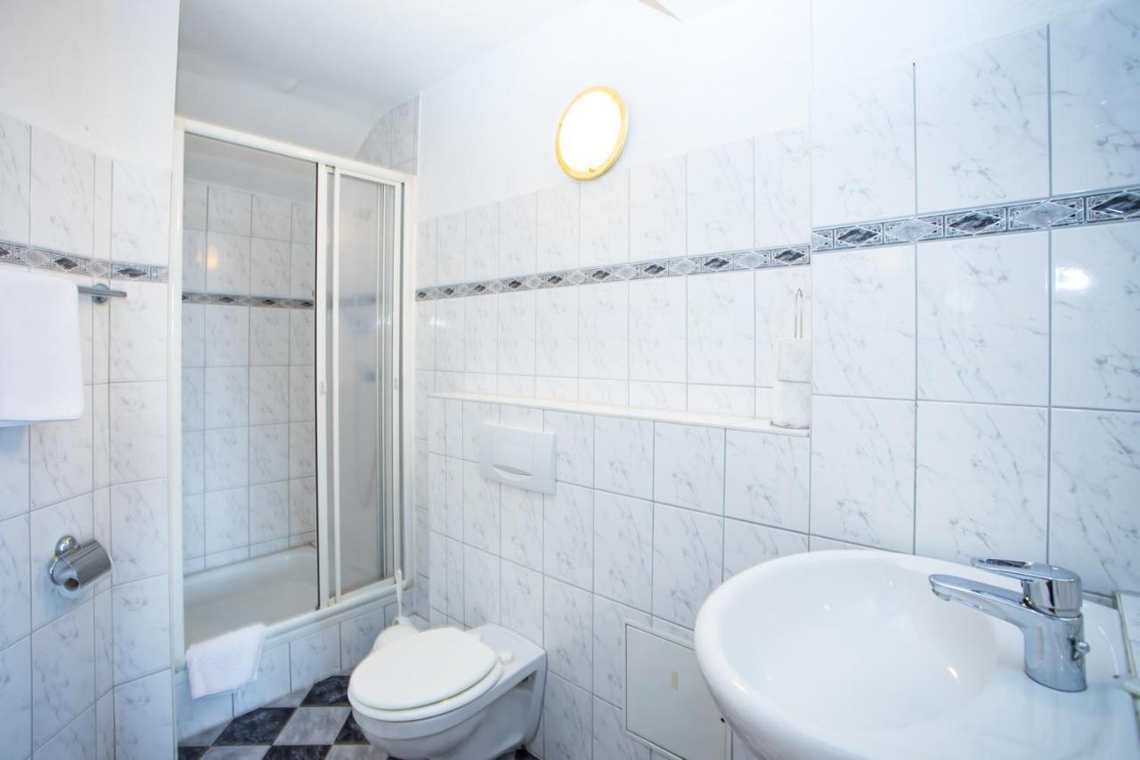 Hotel Ratskeller ニデッケン エクステリア 写真